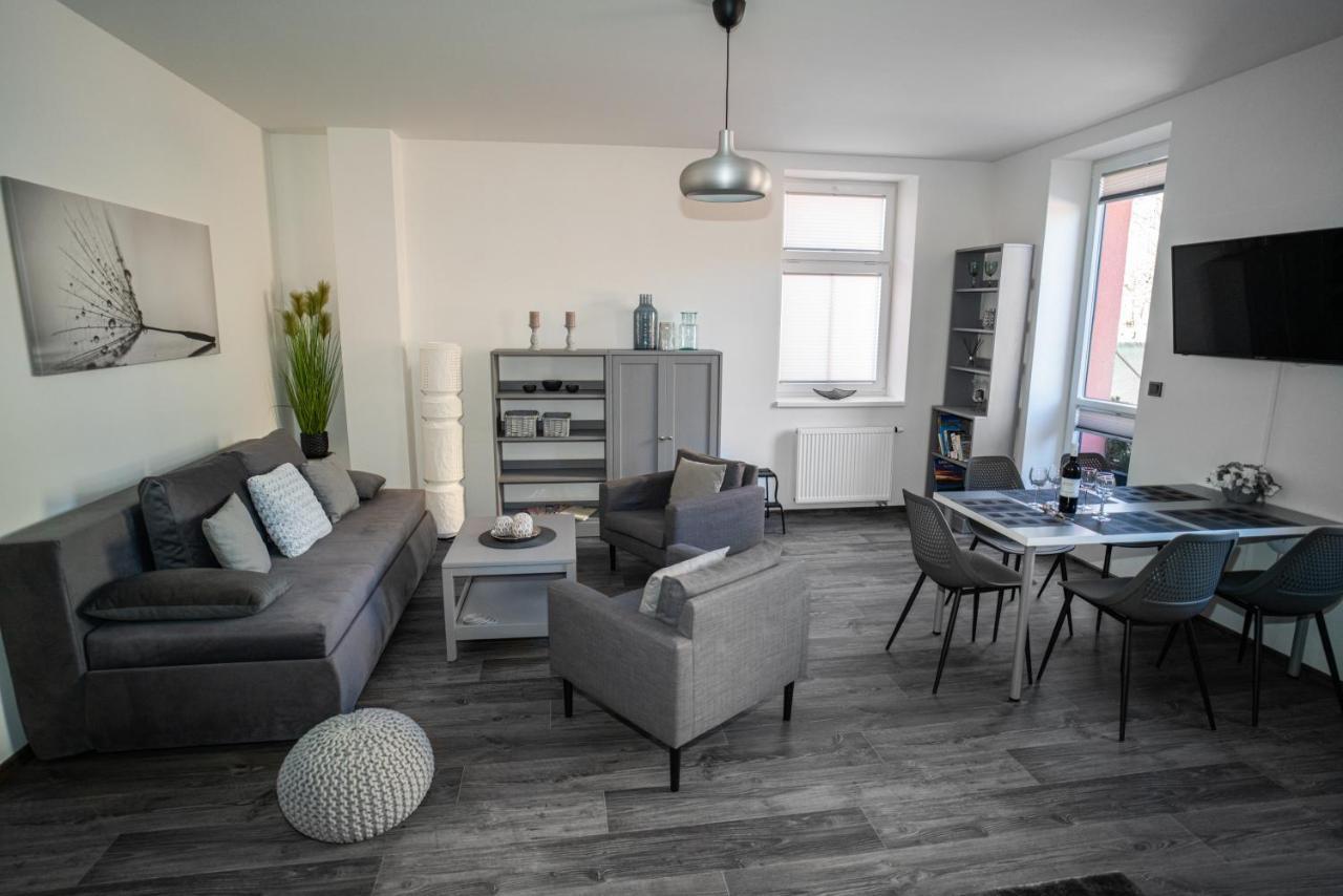 Apartmanovy Dum Sklipek Trutnov Esterno foto