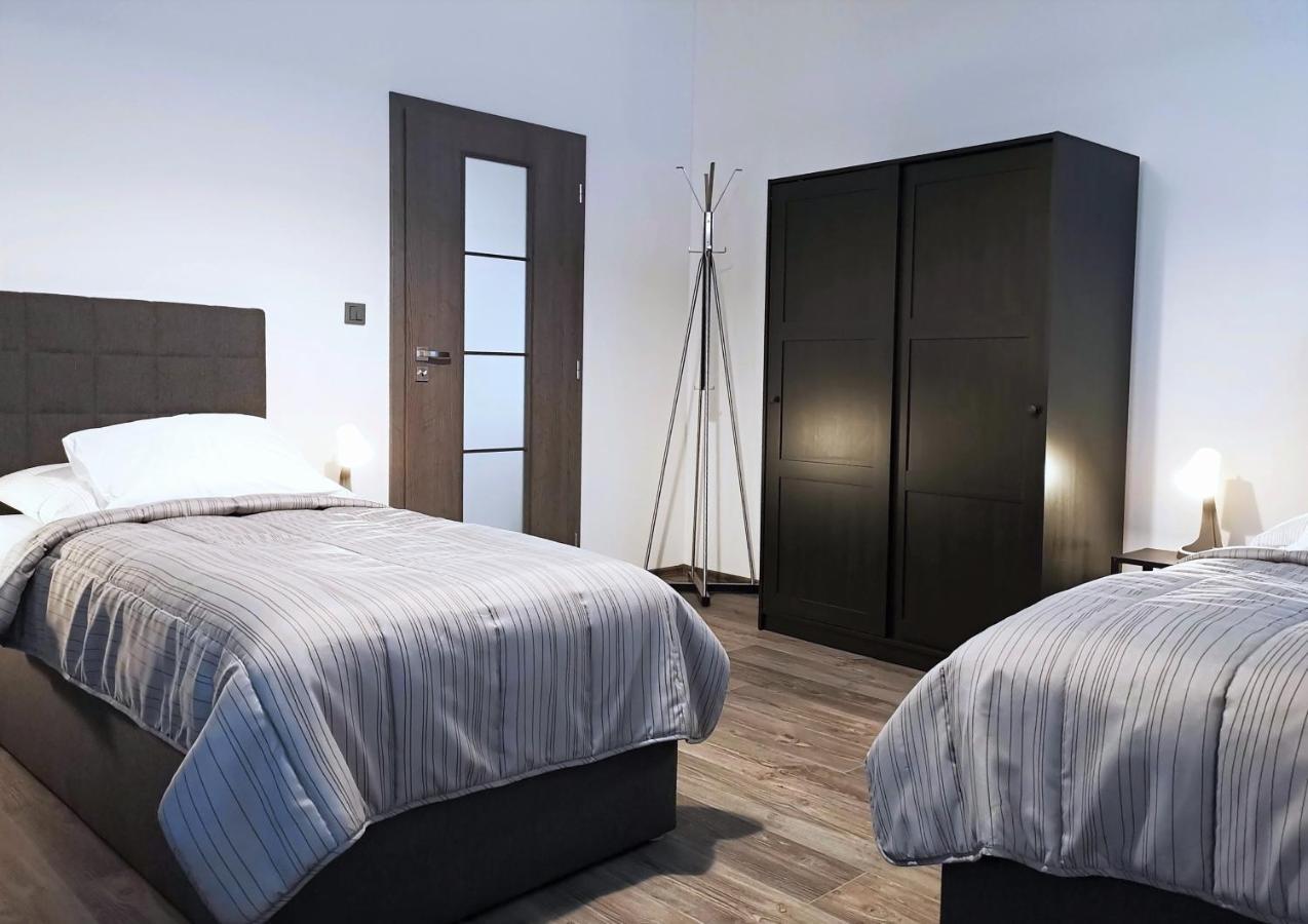 Apartmanovy Dum Sklipek Trutnov Esterno foto