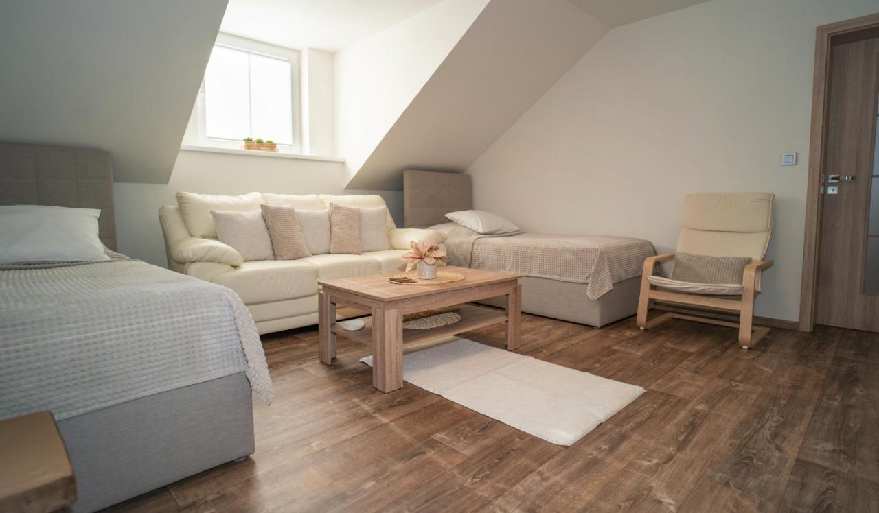 Apartmanovy Dum Sklipek Trutnov Esterno foto