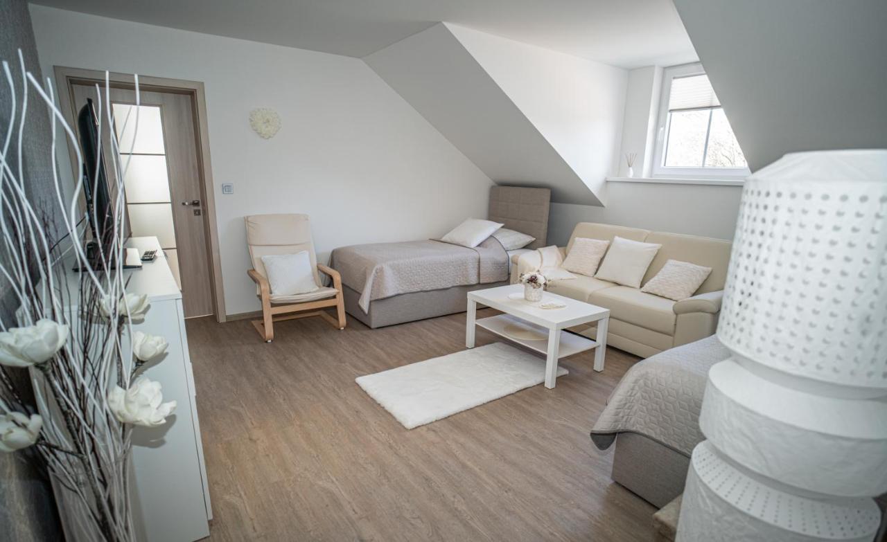 Apartmanovy Dum Sklipek Trutnov Esterno foto
