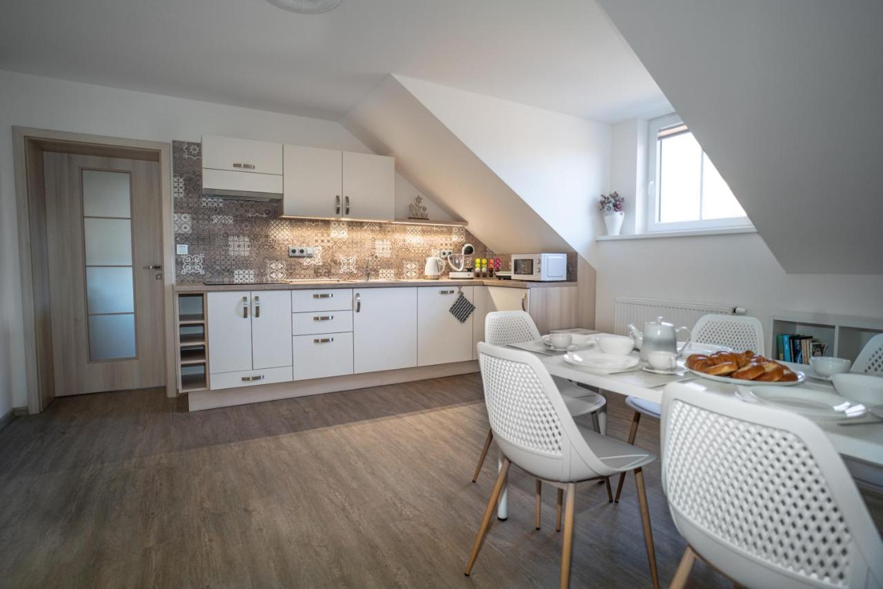 Apartmanovy Dum Sklipek Trutnov Esterno foto