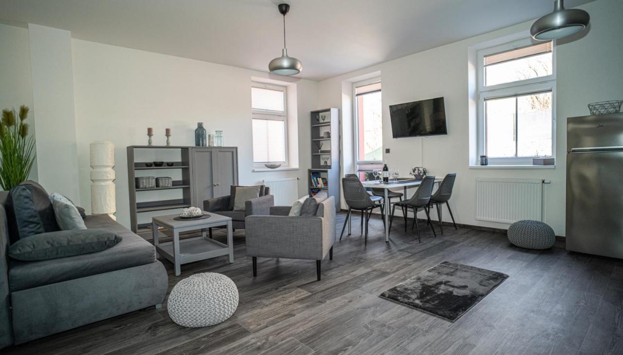 Apartmanovy Dum Sklipek Trutnov Esterno foto