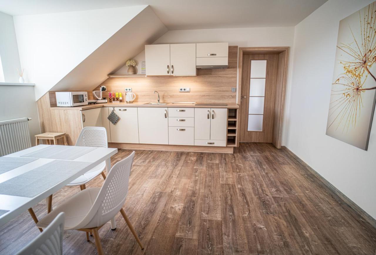 Apartmanovy Dum Sklipek Trutnov Esterno foto