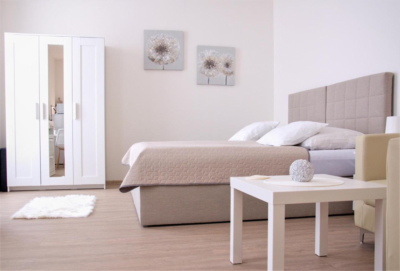 Apartmanovy Dum Sklipek Trutnov Esterno foto
