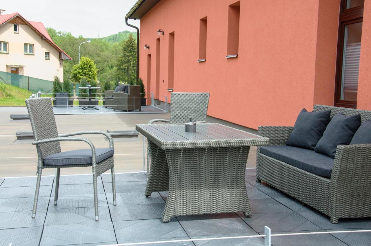 Apartmanovy Dum Sklipek Trutnov Esterno foto