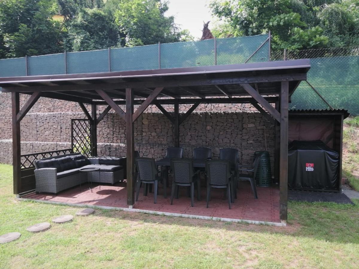Apartmanovy Dum Sklipek Trutnov Esterno foto