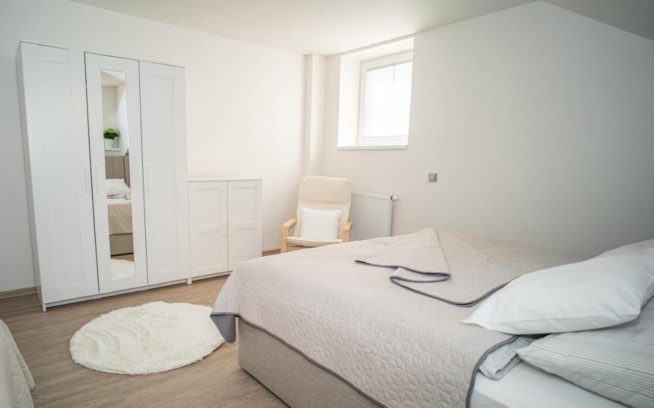Apartmanovy Dum Sklipek Trutnov Esterno foto