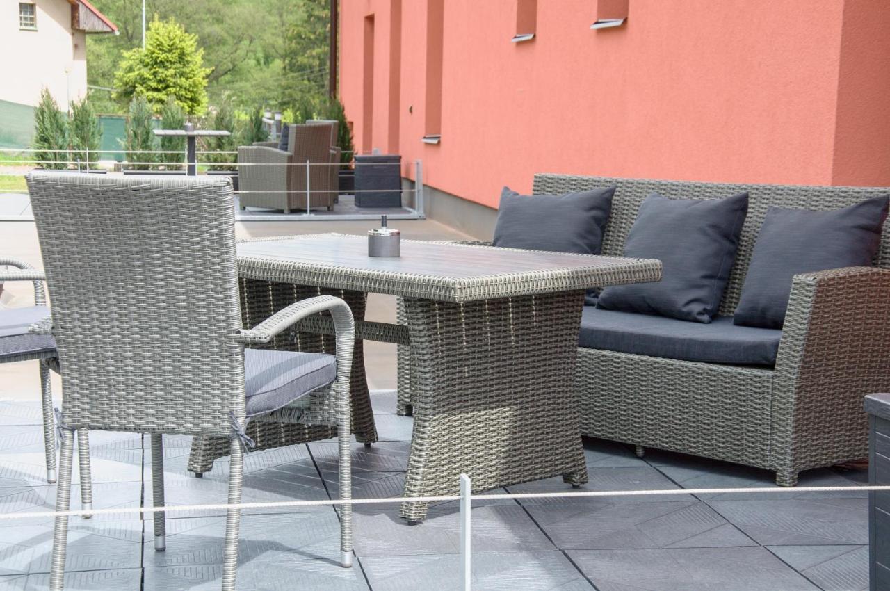 Apartmanovy Dum Sklipek Trutnov Esterno foto